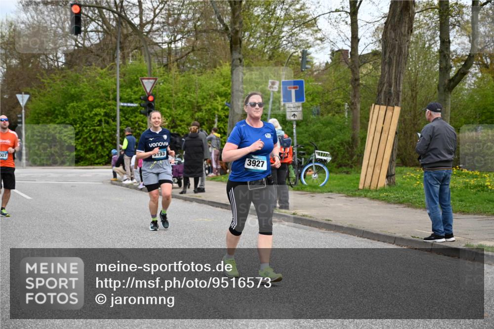 12.04.2026 - 45. Internationalen Wilhelmsburger Insellauf J. Mangold http://msf.ph/oto/9516573 12.04.2026 13:19:07 Ziel 4020, 5849, 4639, 3809, 4660, 2174, 5019, 4543, 4793, 5786, 4112, 3071, 2027, 5007, 4594, 4984, 3927, 3193, 4469, 5327, 3125, 4518, 4518, 5778, 2799, 4972, 3265 meine-sportfotos.de