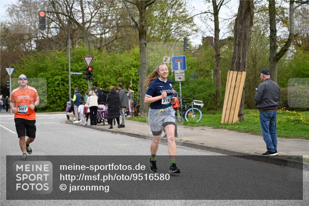 12.04.2026 - 45. Internationalen Wilhelmsburger Insellauf J. Mangold http://msf.ph/oto/9516580 12.04.2026 13:19:09 Ziel 4020, 5849, 4639, 3809, 4660, 2174, 5019, 4543, 4793, 5786, 4112, 3071, 2027, 5007, 4594, 4984, 3927, 3193, 4469, 5327, 3125, 4518, 5778, 5778, 2799, 4972, 3265, 5003 meine-sportfotos.de