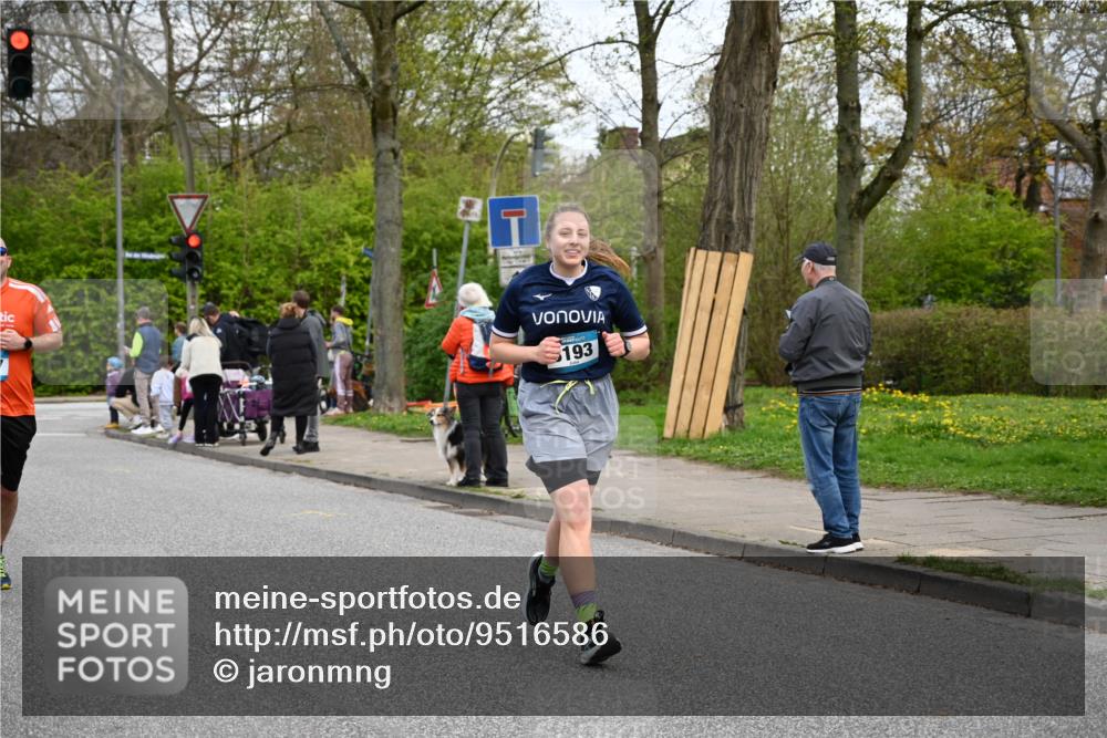 12.04.2026 - 45. Internationalen Wilhelmsburger Insellauf J. Mangold http://msf.ph/oto/9516586 12.04.2026 13:19:09 Ziel 4020, 5849, 4639, 3809, 4660, 2174, 5019, 4543, 4793, 5786, 4112, 3071, 2027, 5007, 4594, 4984, 3927, 3193, 4469, 5327, 3125, 4518, 5778, 5778, 2799, 4972, 3265, 5003 meine-sportfotos.de