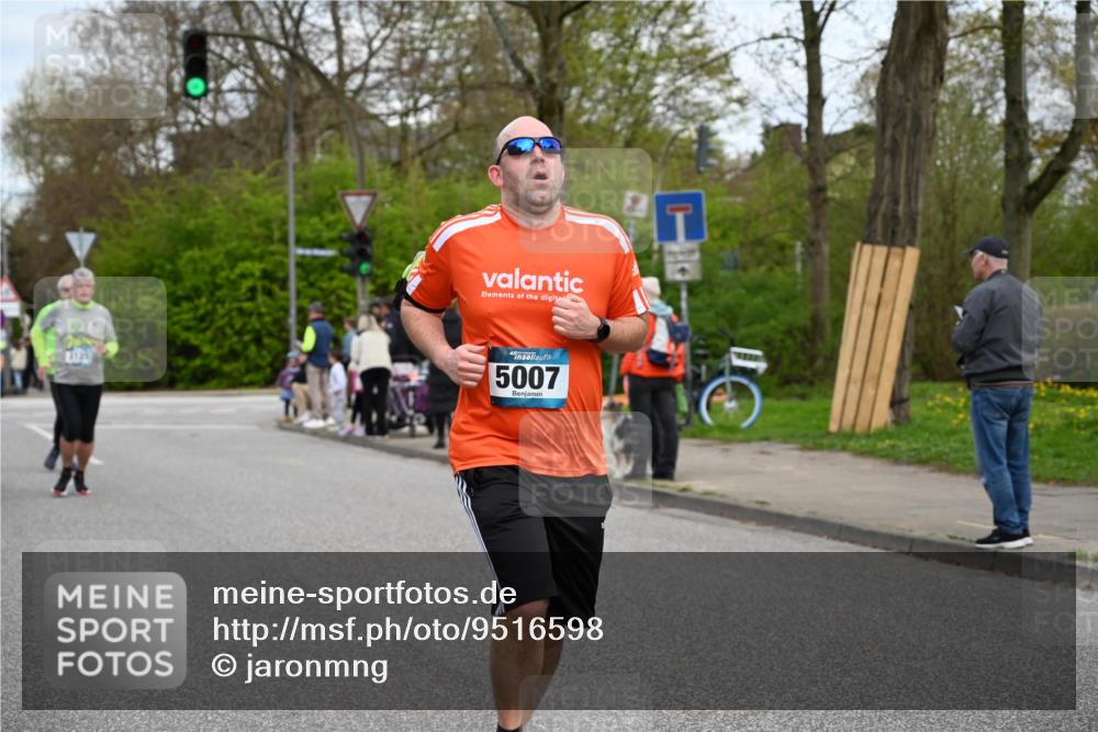 12.04.2026 - 45. Internationalen Wilhelmsburger Insellauf J. Mangold http://msf.ph/oto/9516598 12.04.2026 13:19:11 Ziel 5849, 4639, 3809, 4660, 2174, 5019, 4543, 4793, 5786, 4112, 3071, 2027, 5007, 5007, 4594, 4984, 3927, 3193, 4469, 5327, 3125, 4518, 5778, 2799, 2799, 4972, 3265, 5003, 3857, 2946 meine-sportfotos.de