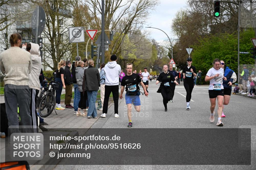 12.04.2026 - 45. Internationalen Wilhelmsburger Insellauf J. Mangold http://msf.ph/oto/9516626 12.04.2026 13:19:19 Ziel 5019, 4543, 4793, 5786, 4112, 3071, 2027, 5007, 4594, 4984, 3927, 3193, 4469, 5327, 3125, 4518, 4518, 5778, 2799, 4972, 3265, 5003, 3857, 2946, 4905, 4274, 2534, 4936, 2366, 3655 meine-sportfotos.de