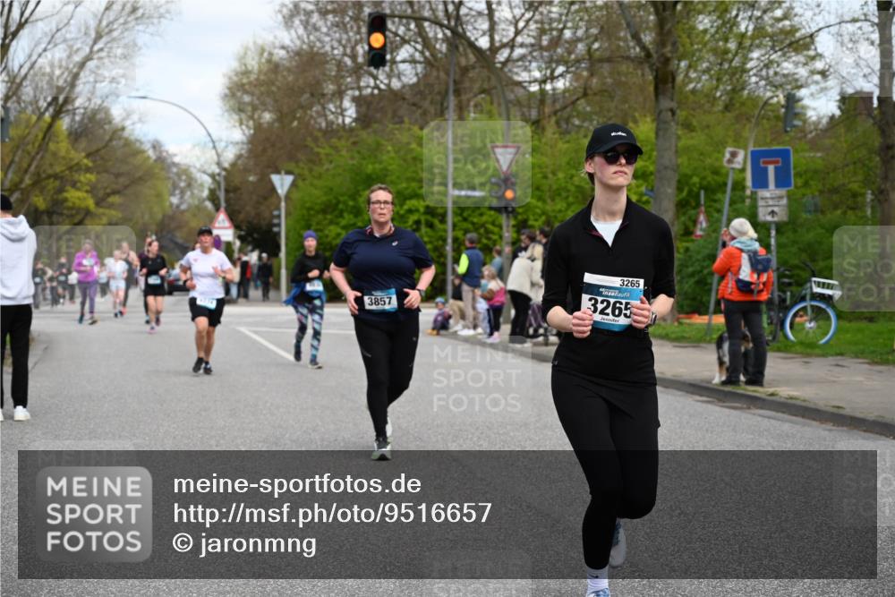 12.04.2026 - 45. Internationalen Wilhelmsburger Insellauf J. Mangold http://msf.ph/oto/9516657 12.04.2026 13:19:23 Ziel 3071, 2027, 5007, 4594, 4984, 3927, 3193, 4469, 5327, 3125, 4518, 5778, 2799, 2799, 4972, 3265, 5003, 3857, 2946, 2946, 4905, 4274, 2534, 4936, 2366, 3655 meine-sportfotos.de