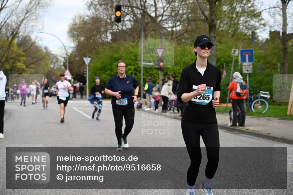 12.04.2026 - 45. Internationalen Wilhelmsburger Insellauf J. Mangold http://msf.ph/oto/9516658 12.04.2026 13:19:23 Ziel 3071, 2027, 5007, 4594, 4984, 3927, 3193, 4469, 5327, 3125, 4518, 5778, 2799, 2799, 4972, 3265, 5003, 3857, 2946, 2946, 4905, 4274, 2534, 4936, 2366, 3655 meine-sportfotos.de