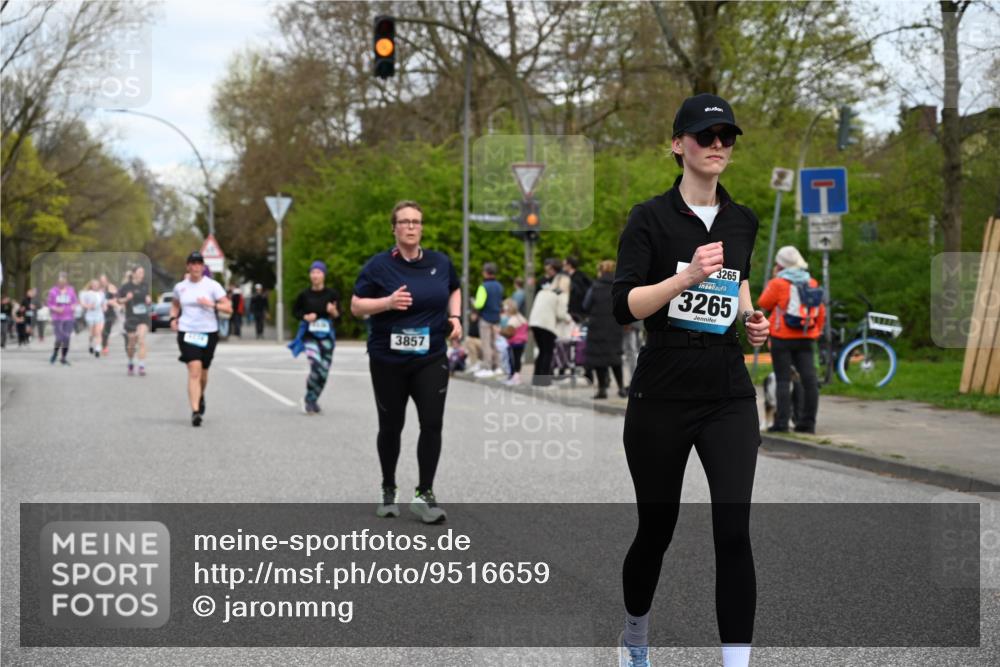 12.04.2026 - 45. Internationalen Wilhelmsburger Insellauf J. Mangold http://msf.ph/oto/9516659 12.04.2026 13:19:23 Ziel 3071, 2027, 5007, 4594, 4984, 3927, 3193, 4469, 5327, 3125, 4518, 5778, 2799, 2799, 4972, 3265, 5003, 3857, 2946, 2946, 4905, 4274, 2534, 4936, 2366, 3655 meine-sportfotos.de