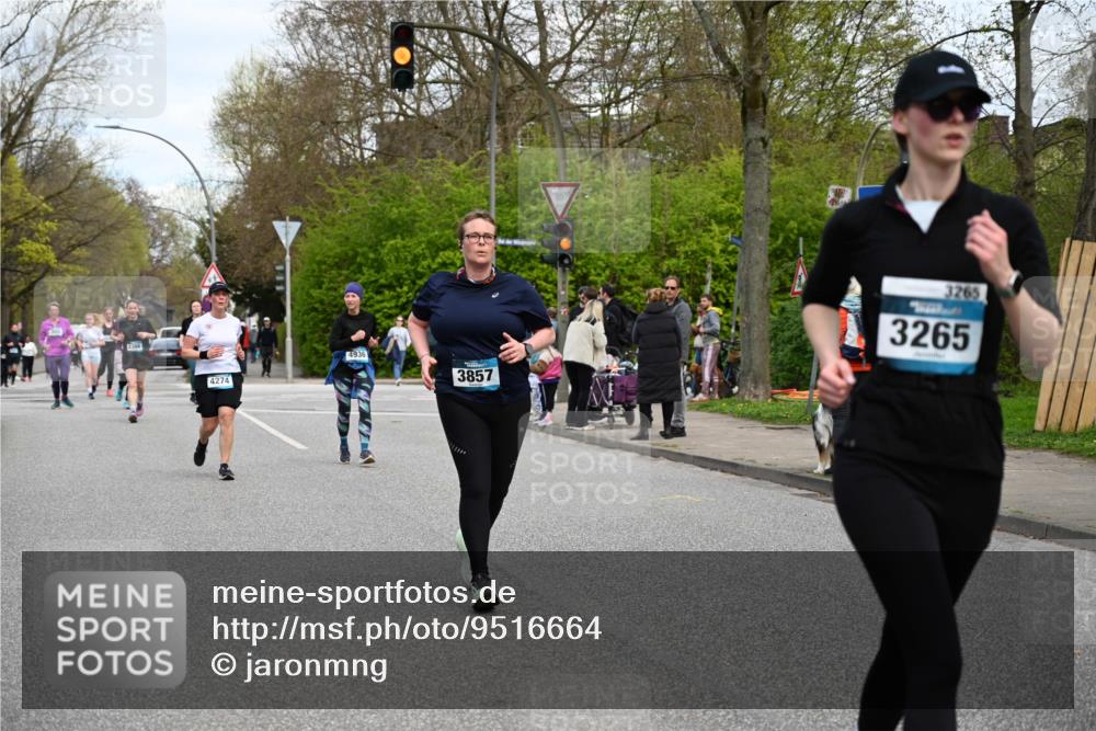 12.04.2026 - 45. Internationalen Wilhelmsburger Insellauf J. Mangold http://msf.ph/oto/9516664 12.04.2026 13:19:24 Ziel 3071, 2027, 5007, 4594, 4984, 3927, 3193, 4469, 5327, 3125, 4518, 5778, 2799, 4972, 3265, 5003, 3857, 2946, 4905, 4274, 4905, 4274, 2534, 4936, 2366, 3655, 2261, 2264 meine-sportfotos.de