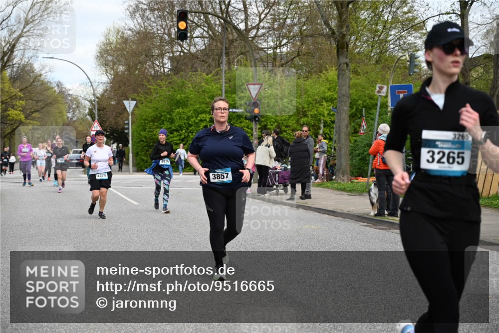 12.04.2026 - 45. Internationalen Wilhelmsburger Insellauf J. Mangold http://msf.ph/oto/9516665 12.04.2026 13:19:24 Ziel 3071, 2027, 5007, 4594, 4984, 3927, 3193, 4469, 5327, 3125, 4518, 5778, 2799, 4972, 3265, 5003, 3857, 2946, 4905, 4274, 4905, 4274, 2534, 4936, 2366, 3655, 2261, 2264 meine-sportfotos.de