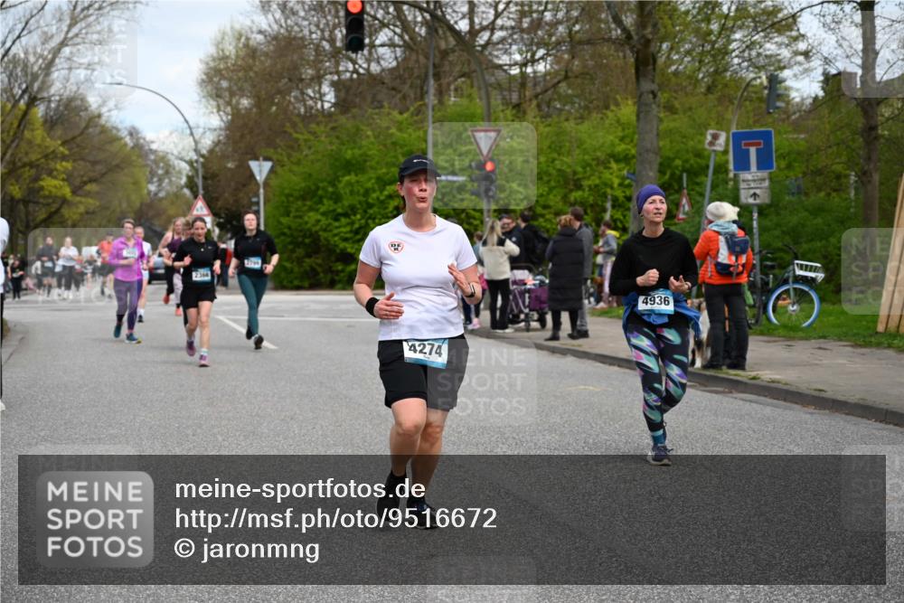 12.04.2026 - 45. Internationalen Wilhelmsburger Insellauf J. Mangold http://msf.ph/oto/9516672 12.04.2026 13:19:27 Ziel 2027, 5007, 4594, 4984, 3927, 3193, 4469, 5327, 3125, 4518, 5778, 2799, 4972, 4972, 3265, 5003, 3857, 2946, 4905, 4274, 2534, 4936, 4936, 2366, 3655, 2261, 2264 meine-sportfotos.de