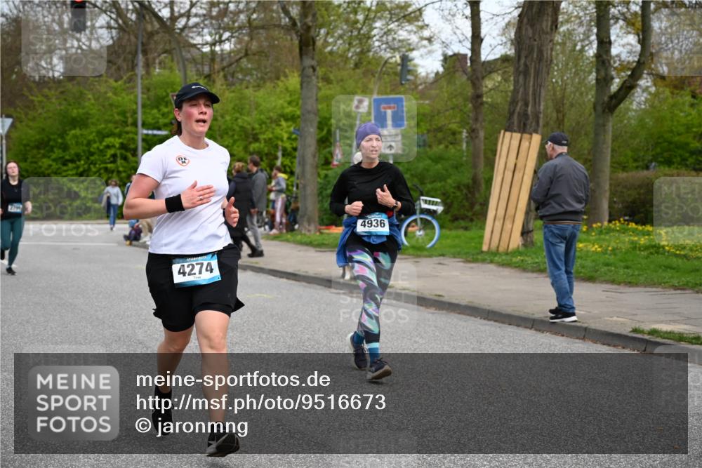 12.04.2026 - 45. Internationalen Wilhelmsburger Insellauf J. Mangold http://msf.ph/oto/9516673 12.04.2026 13:19:28 Ziel 2027, 5007, 4594, 4984, 3927, 3193, 4469, 5327, 3125, 4518, 5778, 2799, 4972, 3265, 5003, 3857, 2946, 4905, 4274, 2534, 4936, 2366, 3655, 2261, 2264, 3448, 3449 meine-sportfotos.de