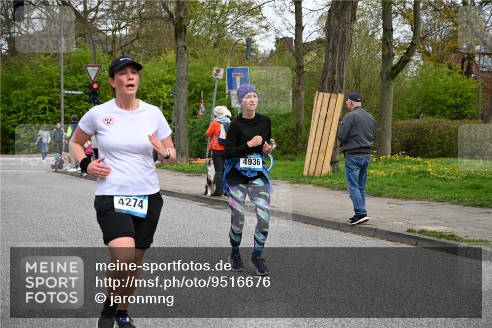 12.04.2026 - 45. Internationalen Wilhelmsburger Insellauf J. Mangold http://msf.ph/oto/9516676 12.04.2026 13:19:28 Ziel 2027, 5007, 4594, 4984, 3927, 3193, 4469, 5327, 3125, 4518, 5778, 2799, 4972, 3265, 5003, 3857, 2946, 4905, 4274, 2534, 4936, 2366, 3655, 2261, 2264, 3448, 3449 meine-sportfotos.de