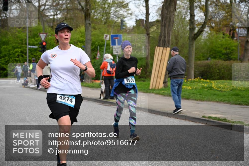 12.04.2026 - 45. Internationalen Wilhelmsburger Insellauf J. Mangold http://msf.ph/oto/9516677 12.04.2026 13:19:28 Ziel 2027, 5007, 4594, 4984, 3927, 3193, 4469, 5327, 3125, 4518, 5778, 2799, 4972, 3265, 5003, 3857, 2946, 4905, 4274, 2534, 4936, 2366, 3655, 2261, 2264, 3448, 3449 meine-sportfotos.de