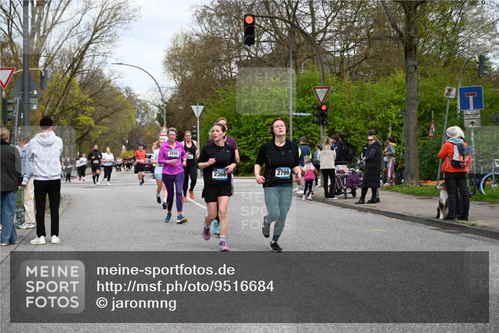 12.04.2026 - 45. Internationalen Wilhelmsburger Insellauf J. Mangold http://msf.ph/oto/9516684 12.04.2026 13:19:30 Ziel 2027, 5007, 4594, 4984, 3927, 3193, 4469, 5327, 3125, 4518, 5778, 2799, 4972, 3265, 5003, 3857, 2946, 4905, 4274, 2534, 4936, 2366, 3655, 3655, 2261, 2264, 3448, 3449 meine-sportfotos.de