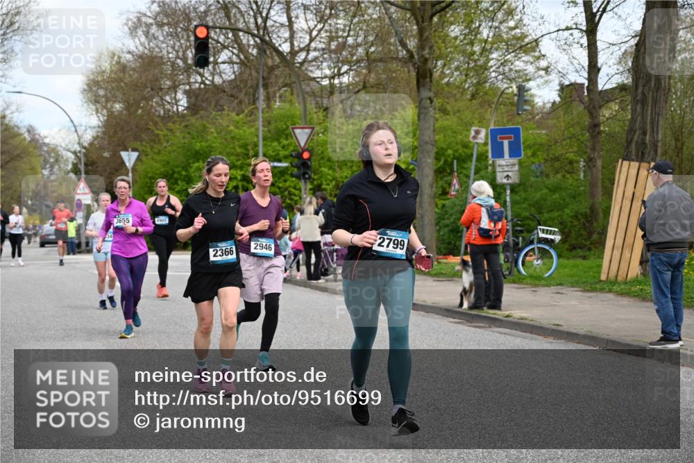 12.04.2026 - 45. Internationalen Wilhelmsburger Insellauf J. Mangold http://msf.ph/oto/9516699 12.04.2026 13:19:31 Ziel 2027, 5007, 4594, 4984, 3927, 3193, 4469, 5327, 3125, 4518, 5778, 2799, 4972, 3265, 5003, 3857, 2946, 4905, 4274, 2534, 4936, 2366, 3655, 2261, 2264, 3448, 3449, 2894, 2888 meine-sportfotos.de