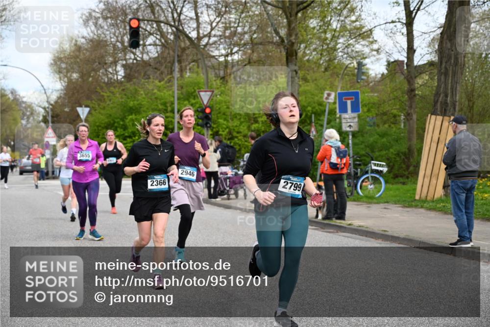12.04.2026 - 45. Internationalen Wilhelmsburger Insellauf J. Mangold http://msf.ph/oto/9516701 12.04.2026 13:19:32 Ziel 5007, 4594, 4984, 3927, 3193, 4469, 5327, 3125, 4518, 5778, 2799, 4972, 3265, 5003, 3857, 2946, 4905, 4274, 2534, 4936, 2366, 3655, 2261, 2264, 3448, 3449, 2894, 2888 meine-sportfotos.de