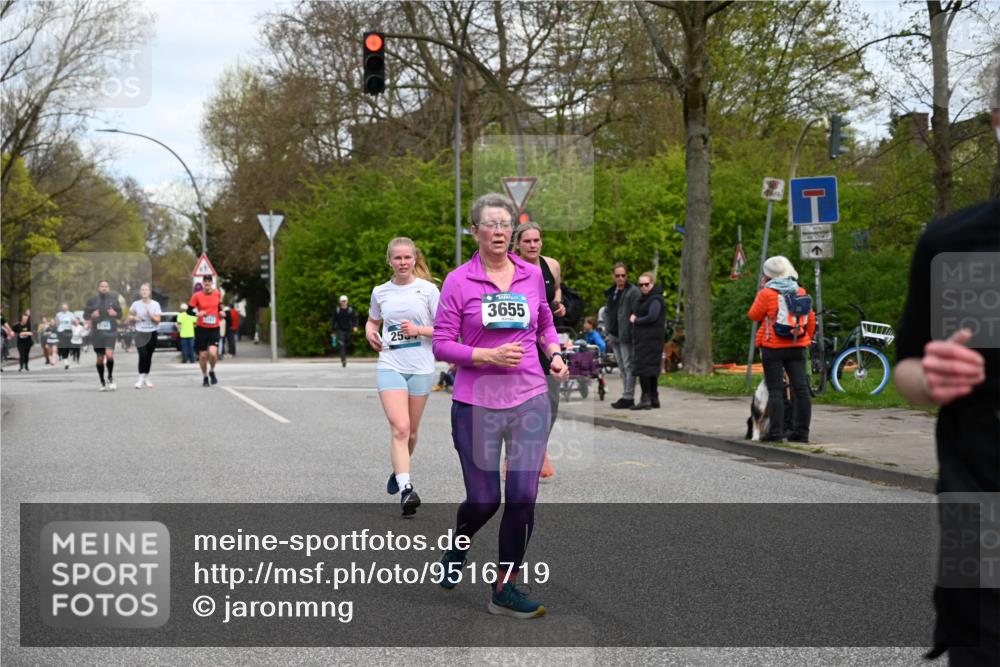12.04.2026 - 45. Internationalen Wilhelmsburger Insellauf J. Mangold http://msf.ph/oto/9516719 12.04.2026 13:19:34 Ziel 5007, 4594, 4984, 3927, 3193, 4469, 5327, 3125, 4518, 5778, 2799, 4972, 3265, 5003, 3857, 3857, 2946, 4905, 4274, 2534, 4936, 2366, 3655, 2261, 2264, 3448, 3449, 2894, 2888 meine-sportfotos.de