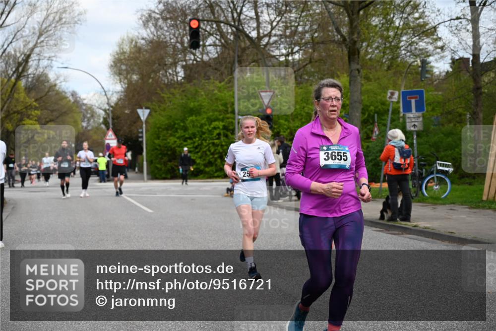 12.04.2026 - 45. Internationalen Wilhelmsburger Insellauf J. Mangold http://msf.ph/oto/9516721 12.04.2026 13:19:35 Ziel 5007, 4594, 4984, 3927, 3193, 4469, 5327, 3125, 4518, 5778, 2799, 4972, 3265, 5003, 3857, 2946, 2946, 4905, 4274, 2534, 4936, 2366, 3655, 2261, 2264, 3448, 3449, 2894, 2888 meine-sportfotos.de