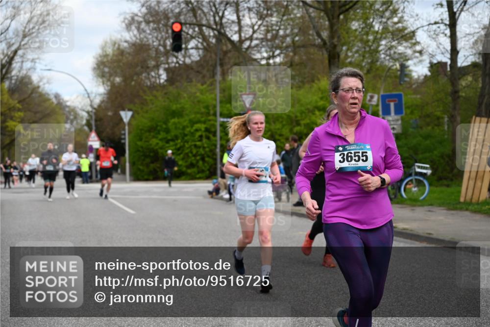 12.04.2026 - 45. Internationalen Wilhelmsburger Insellauf J. Mangold http://msf.ph/oto/9516725 12.04.2026 13:19:35 Ziel 5007, 4594, 4984, 3927, 3193, 4469, 5327, 3125, 4518, 5778, 2799, 4972, 3265, 5003, 3857, 2946, 2946, 4905, 4274, 2534, 4936, 2366, 3655, 2261, 2264, 3448, 3449, 2894, 2888 meine-sportfotos.de