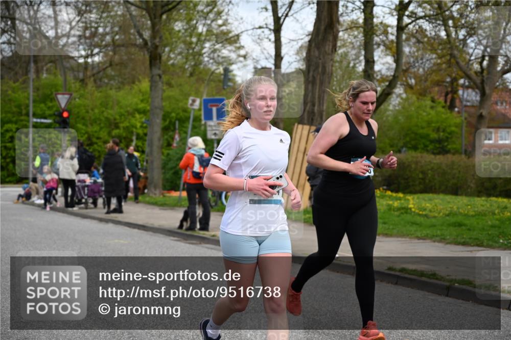 12.04.2026 - 45. Internationalen Wilhelmsburger Insellauf J. Mangold http://msf.ph/oto/9516738 12.04.2026 13:19:37 Ziel 4594, 4984, 3927, 3193, 4469, 5327, 3125, 4518, 5778, 2799, 4972, 3265, 5003, 3857, 2946, 4905, 4274, 2534, 2534, 4936, 2366, 3655, 2261, 2264, 3448, 3449, 2894, 2888, 3898 meine-sportfotos.de