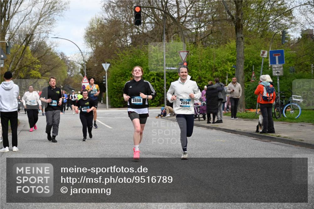 12.04.2026 - 45. Internationalen Wilhelmsburger Insellauf J. Mangold http://msf.ph/oto/9516789 12.04.2026 13:19:55 Ziel 5003, 3857, 2946, 4905, 4274, 2534, 4936, 2366, 3655, 2261, 2264, 3448, 3449, 2894, 2888, 2894, 2888, 3898, 2431, 4121, 5308, 2431, 4121, 5308, 3236, 4718, 2247, 3203, 5342, 3822, 3821, 4999, 4803, 2224, 4223 meine-sportfotos.de
