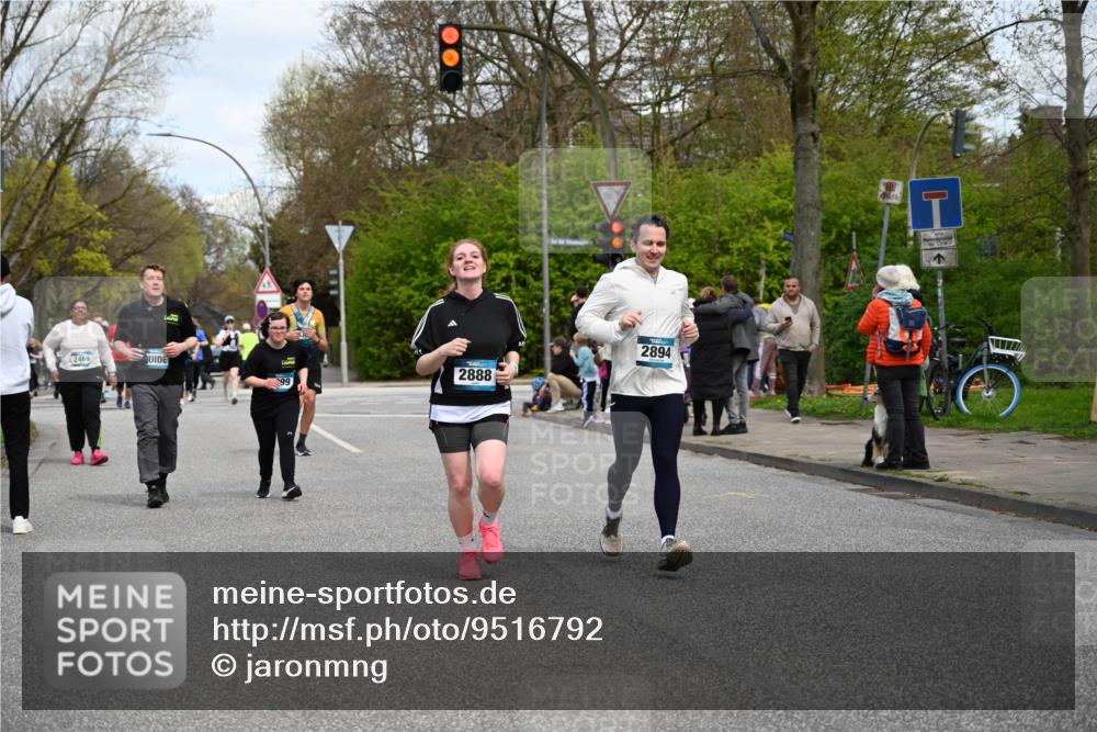 12.04.2026 - 45. Internationalen Wilhelmsburger Insellauf J. Mangold http://msf.ph/oto/9516792 12.04.2026 13:19:55 Ziel 5003, 3857, 2946, 4905, 4274, 2534, 4936, 2366, 3655, 2261, 2264, 3448, 3449, 2894, 2888, 2894, 2888, 3898, 2431, 4121, 5308, 2431, 4121, 5308, 3236, 4718, 2247, 3203, 5342, 3822, 3821, 4999, 4803, 2224, 4223 meine-sportfotos.de