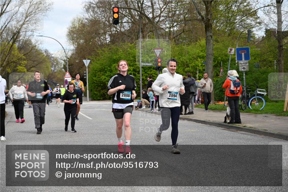 12.04.2026 - 45. Internationalen Wilhelmsburger Insellauf J. Mangold http://msf.ph/oto/9516793 12.04.2026 13:19:55 Ziel 5003, 3857, 2946, 4905, 4274, 2534, 4936, 2366, 3655, 2261, 2264, 3448, 3449, 2894, 2888, 2894, 2888, 3898, 2431, 4121, 5308, 2431, 4121, 5308, 3236, 4718, 2247, 3203, 5342, 3822, 3821, 4999, 4803, 2224, 4223 meine-sportfotos.de