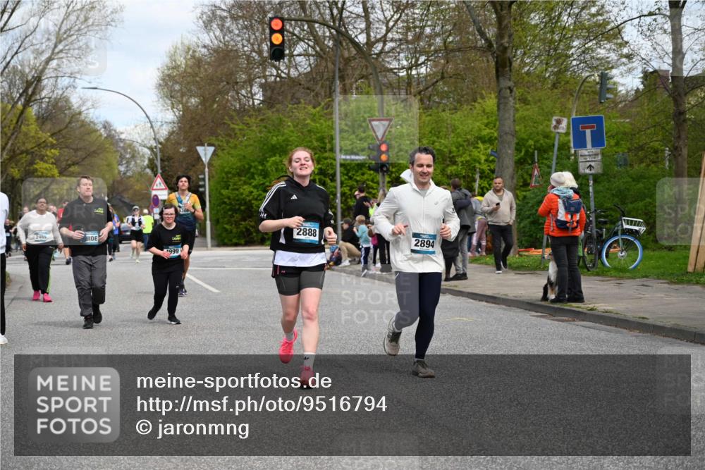 12.04.2026 - 45. Internationalen Wilhelmsburger Insellauf J. Mangold http://msf.ph/oto/9516794 12.04.2026 13:19:55 Ziel 5003, 3857, 2946, 4905, 4274, 2534, 4936, 2366, 3655, 2261, 2264, 3448, 3449, 2894, 2888, 2894, 2888, 3898, 2431, 4121, 5308, 2431, 4121, 5308, 3236, 4718, 2247, 3203, 5342, 3822, 3821, 4999, 4803, 2224, 4223 meine-sportfotos.de