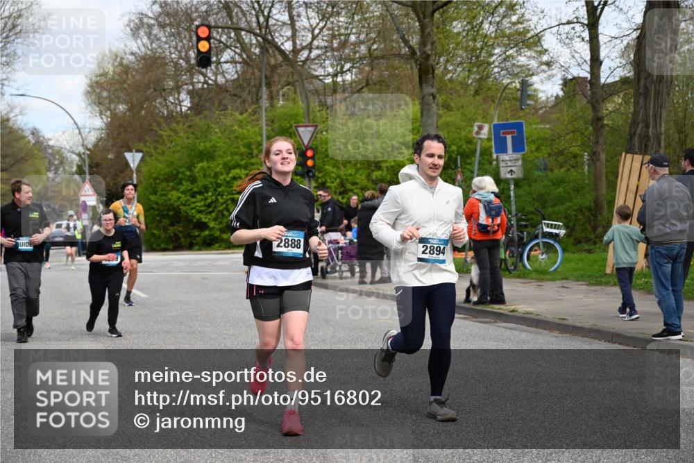 12.04.2026 - 45. Internationalen Wilhelmsburger Insellauf J. Mangold http://msf.ph/oto/9516802 12.04.2026 13:19:56 Ziel 5003, 3857, 2946, 4905, 4274, 2534, 4936, 2366, 3655, 2261, 2264, 3448, 3449, 2894, 2888, 3898, 2431, 4121, 5308, 3236, 4718, 2247, 3203, 5342, 3822, 3821, 4999, 4803, 2224, 4223, 4224 meine-sportfotos.de