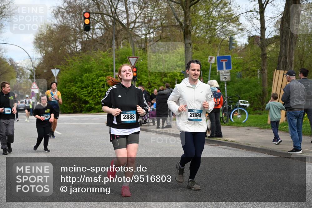 12.04.2026 - 45. Internationalen Wilhelmsburger Insellauf J. Mangold http://msf.ph/oto/9516803 12.04.2026 13:19:56 Ziel 5003, 3857, 2946, 4905, 4274, 2534, 4936, 2366, 3655, 2261, 2264, 3448, 3449, 2894, 2888, 3898, 2431, 4121, 5308, 3236, 4718, 2247, 3203, 5342, 3822, 3821, 4999, 4803, 2224, 4223, 4224 meine-sportfotos.de