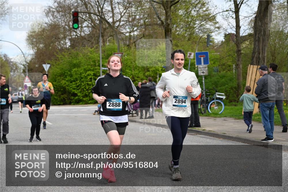 12.04.2026 - 45. Internationalen Wilhelmsburger Insellauf J. Mangold http://msf.ph/oto/9516804 12.04.2026 13:19:56 Ziel 5003, 3857, 2946, 4905, 4274, 2534, 4936, 2366, 3655, 2261, 2264, 3448, 3449, 2894, 2888, 3898, 2431, 4121, 5308, 3236, 4718, 2247, 3203, 5342, 3822, 3821, 4999, 4803, 2224, 4223, 4224 meine-sportfotos.de