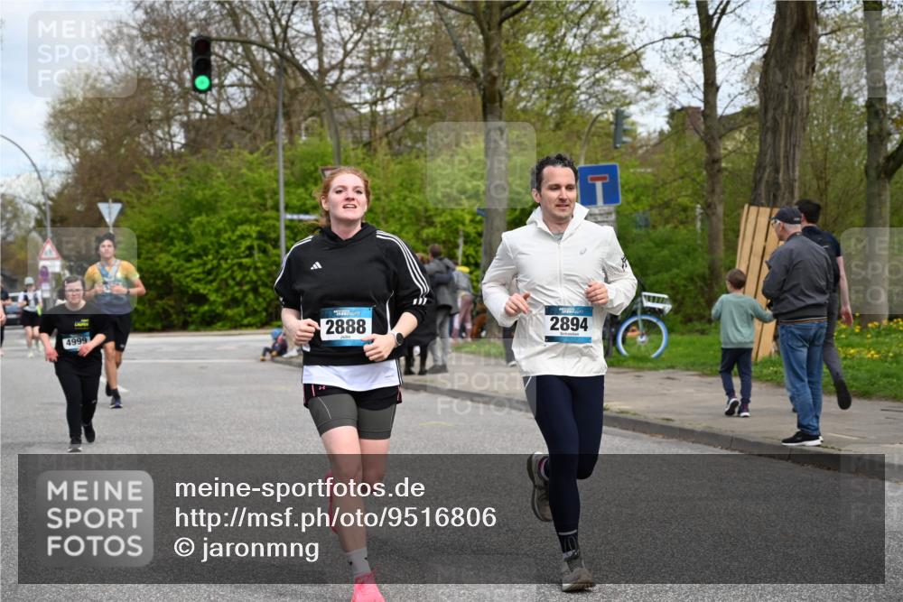 12.04.2026 - 45. Internationalen Wilhelmsburger Insellauf J. Mangold http://msf.ph/oto/9516806 12.04.2026 13:19:56 Ziel 5003, 3857, 2946, 4905, 4274, 2534, 4936, 2366, 3655, 2261, 2264, 3448, 3449, 2894, 2888, 3898, 2431, 4121, 5308, 3236, 4718, 2247, 3203, 5342, 3822, 3821, 4999, 4803, 2224, 4223, 4224 meine-sportfotos.de