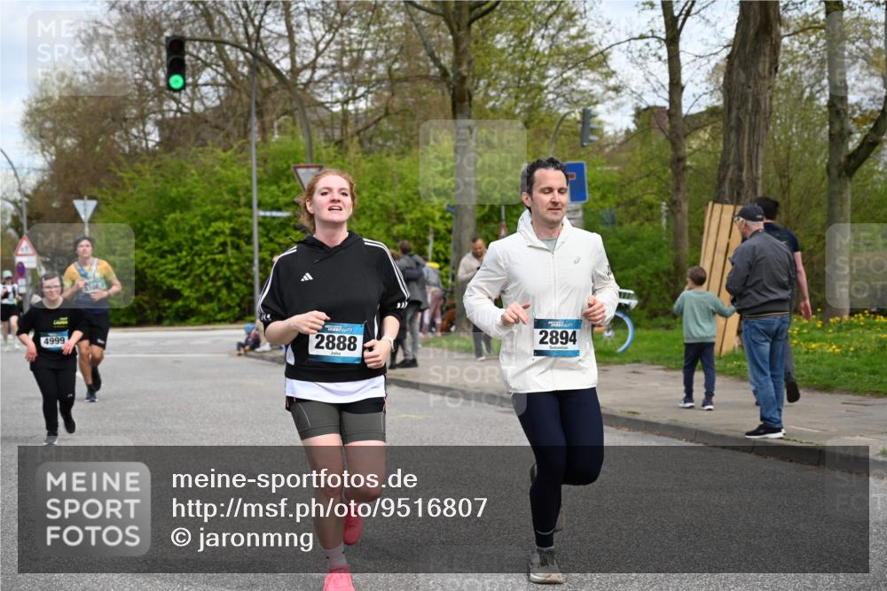 12.04.2026 - 45. Internationalen Wilhelmsburger Insellauf J. Mangold http://msf.ph/oto/9516807 12.04.2026 13:19:56 Ziel 5003, 3857, 2946, 4905, 4274, 2534, 4936, 2366, 3655, 2261, 2264, 3448, 3449, 2894, 2888, 3898, 2431, 4121, 5308, 3236, 4718, 2247, 3203, 5342, 3822, 3821, 4999, 4803, 2224, 4223, 4224 meine-sportfotos.de