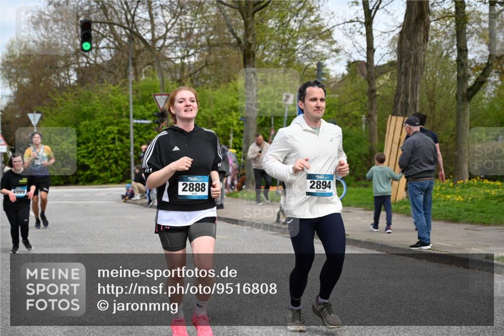 12.04.2026 - 45. Internationalen Wilhelmsburger Insellauf J. Mangold http://msf.ph/oto/9516808 12.04.2026 13:19:57 Ziel 5003, 3857, 2946, 4905, 4274, 2534, 4936, 2366, 3655, 2261, 2264, 3448, 3449, 2894, 2888, 3898, 2431, 4121, 5308, 3236, 4718, 2247, 3203, 5342, 3822, 3821, 4999, 4803, 2224, 4223, 4224, 4954 meine-sportfotos.de