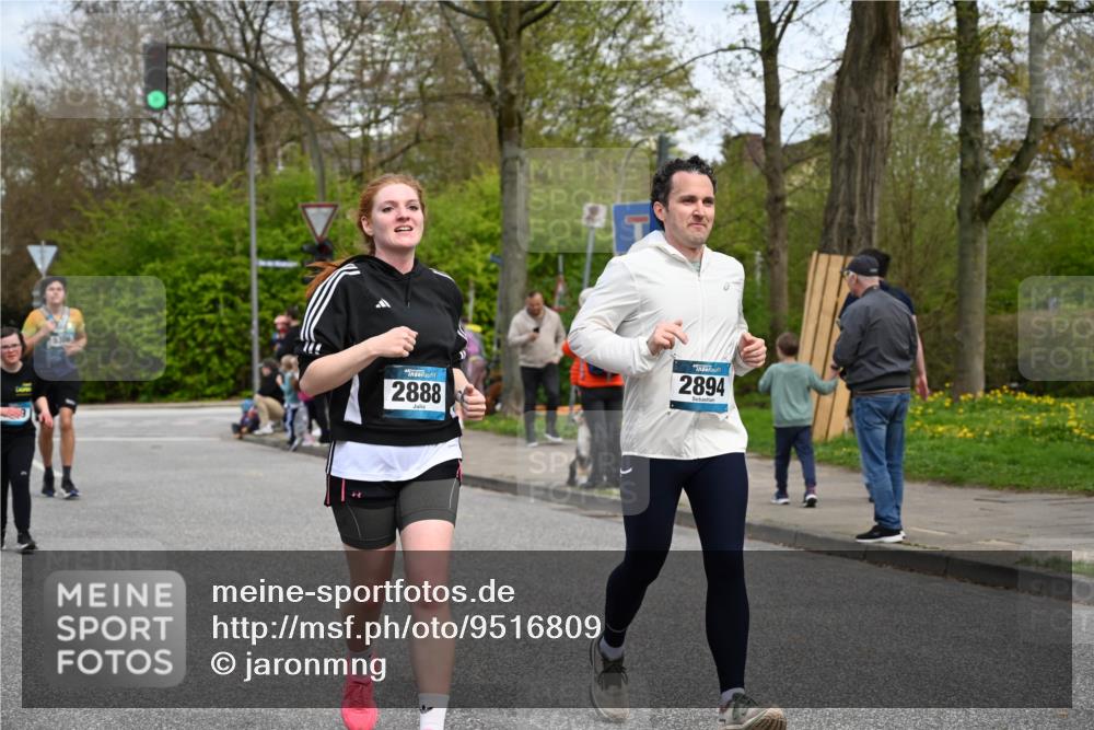 12.04.2026 - 45. Internationalen Wilhelmsburger Insellauf J. Mangold http://msf.ph/oto/9516809 12.04.2026 13:19:57 Ziel 5003, 3857, 2946, 4905, 4274, 2534, 4936, 2366, 3655, 2261, 2264, 3448, 3449, 2894, 2888, 3898, 2431, 4121, 5308, 3236, 4718, 2247, 3203, 5342, 3822, 3821, 4999, 4803, 2224, 4223, 4224, 4954 meine-sportfotos.de