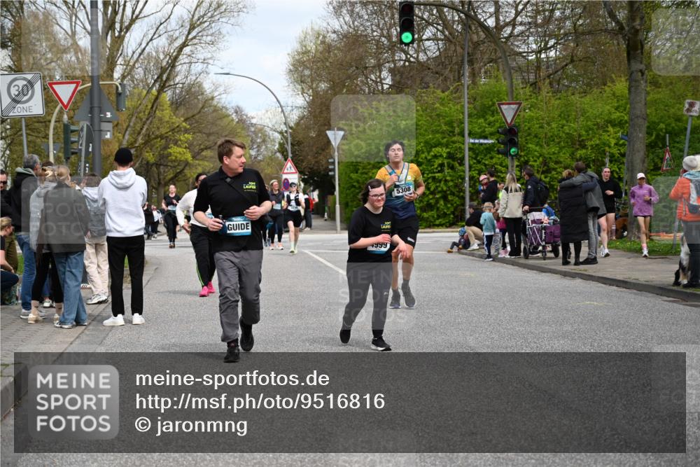 12.04.2026 - 45. Internationalen Wilhelmsburger Insellauf J. Mangold http://msf.ph/oto/9516816 12.04.2026 13:19:58 Ziel 5003, 3857, 2946, 4905, 4274, 2534, 4936, 2366, 3655, 2261, 2264, 3448, 3449, 2894, 2888, 3898, 2431, 4121, 5308, 3236, 4718, 2247, 3203, 5342, 3822, 3821, 4999, 4803, 2224, 4223, 4224, 4954, 5258, 3284 meine-sportfotos.de