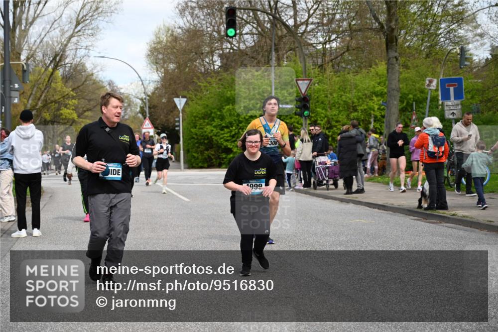12.04.2026 - 45. Internationalen Wilhelmsburger Insellauf J. Mangold http://msf.ph/oto/9516830 12.04.2026 13:19:59 Ziel 3857, 2946, 4905, 4274, 2534, 4936, 2366, 3655, 2261, 2264, 3448, 3449, 2894, 2888, 3898, 2431, 4121, 5308, 3236, 4718, 2247, 3203, 5342, 3822, 3821, 4999, 4803, 2224, 4223, 4224, 4954, 5258, 3284 meine-sportfotos.de