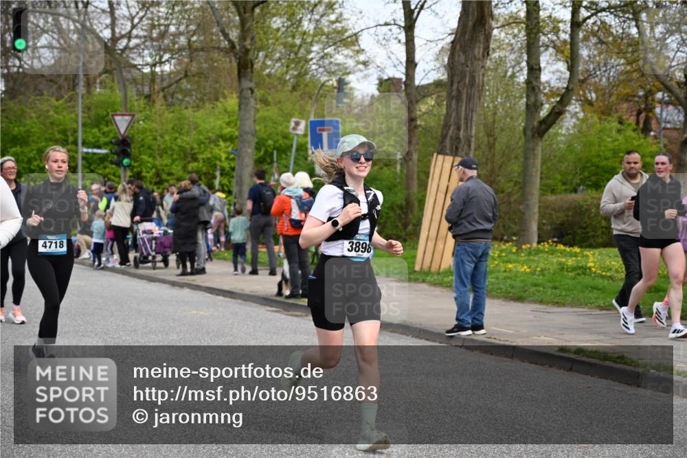 12.04.2026 - 45. Internationalen Wilhelmsburger Insellauf J. Mangold http://msf.ph/oto/9516863 12.04.2026 13:20:05 Ziel 2366, 3655, 2261, 2264, 3448, 3449, 2894, 2888, 3898, 2431, 4121, 5308, 3236, 4718, 2247, 3203, 5342, 3822, 3821, 4999, 4999, 4803, 2224, 4223, 4224, 4954, 5258, 3284, 2469 meine-sportfotos.de