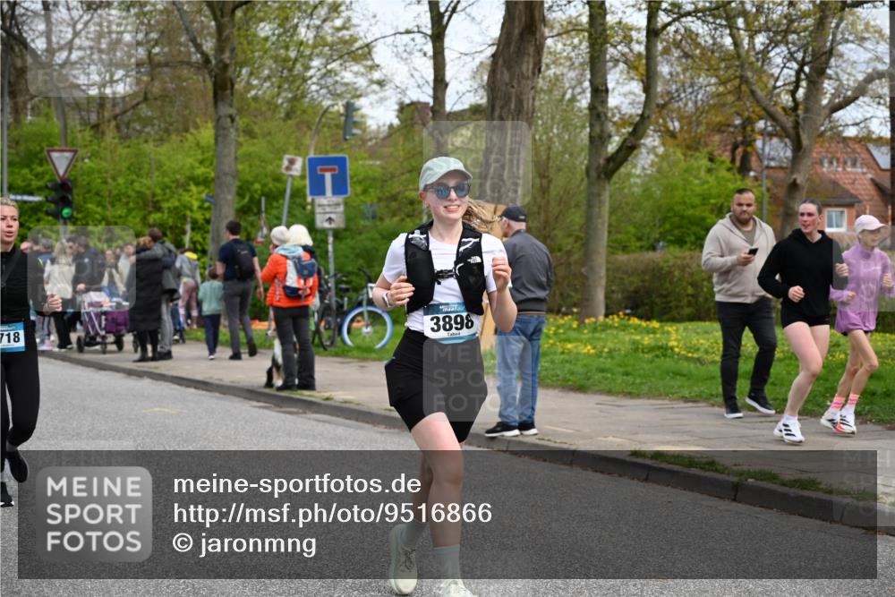 12.04.2026 - 45. Internationalen Wilhelmsburger Insellauf J. Mangold http://msf.ph/oto/9516866 12.04.2026 13:20:06 Ziel 2366, 3655, 2261, 2264, 3448, 3449, 2894, 2888, 3898, 2431, 4121, 5308, 3236, 4718, 2247, 3203, 5342, 3822, 3821, 4999, 4803, 4803, 2224, 4223, 4224, 4954, 5258, 3284, 2469, 4305 meine-sportfotos.de