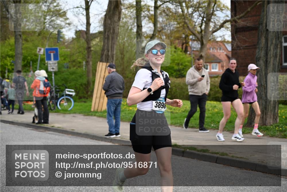 12.04.2026 - 45. Internationalen Wilhelmsburger Insellauf J. Mangold http://msf.ph/oto/9516871 12.04.2026 13:20:06 Ziel 2366, 3655, 2261, 2264, 3448, 3449, 2894, 2888, 3898, 2431, 4121, 5308, 3236, 4718, 2247, 3203, 5342, 3822, 3821, 4999, 4803, 4803, 2224, 4223, 4224, 4954, 5258, 3284, 2469, 4305 meine-sportfotos.de