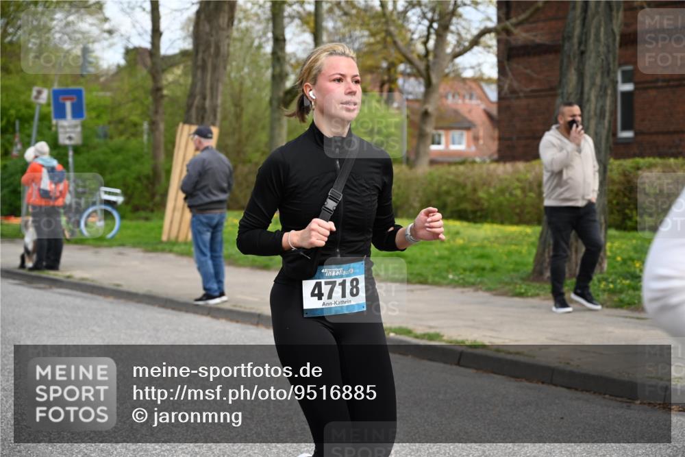 12.04.2026 - 45. Internationalen Wilhelmsburger Insellauf J. Mangold http://msf.ph/oto/9516885 12.04.2026 13:20:08 Ziel 2261, 2264, 3448, 3449, 2894, 2888, 3898, 2431, 4121, 5308, 3236, 4718, 2247, 3203, 5342, 3822, 3821, 4999, 4803, 2224, 4223, 4224, 4224, 4954, 5258, 3284, 2469, 4305, 2013, 3233 meine-sportfotos.de