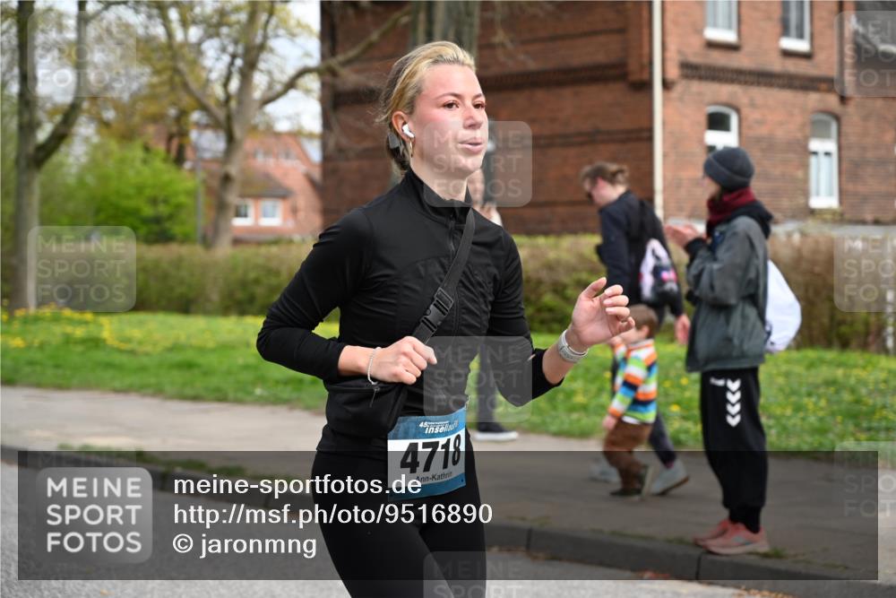 12.04.2026 - 45. Internationalen Wilhelmsburger Insellauf J. Mangold http://msf.ph/oto/9516890 12.04.2026 13:20:08 Ziel 2261, 2264, 3448, 3449, 2894, 2888, 3898, 2431, 4121, 5308, 3236, 4718, 2247, 3203, 5342, 3822, 3821, 4999, 4803, 2224, 4223, 4224, 4224, 4954, 5258, 3284, 2469, 4305, 2013, 3233 meine-sportfotos.de