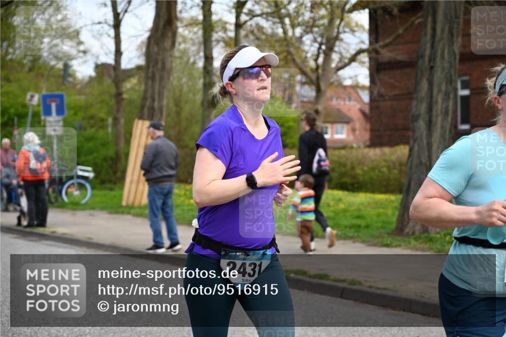 12.04.2026 - 45. Internationalen Wilhelmsburger Insellauf J. Mangold http://msf.ph/oto/9516915 12.04.2026 13:20:13 Ziel 2261, 2264, 3448, 3449, 2894, 2888, 3898, 2431, 4121, 5308, 3236, 4718, 2247, 3203, 5342, 3822, 3821, 4999, 4803, 2224, 4223, 4224, 4954, 5258, 3284, 2469, 4305, 2013, 3233, 5230, 3766 meine-sportfotos.de
