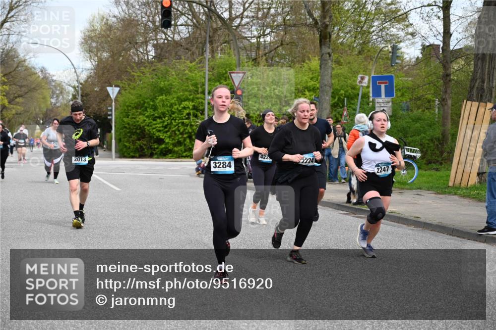 12.04.2026 - 45. Internationalen Wilhelmsburger Insellauf J. Mangold http://msf.ph/oto/9516920 12.04.2026 13:20:15 Ziel 3448, 3449, 2894, 2888, 3898, 2431, 4121, 5308, 3236, 4718, 2247, 3203, 5342, 5342, 3822, 3821, 4999, 4803, 2224, 4223, 4224, 4954, 5258, 3284, 2469, 2469, 4305, 2013, 3233, 5230, 3766, 4103 meine-sportfotos.de