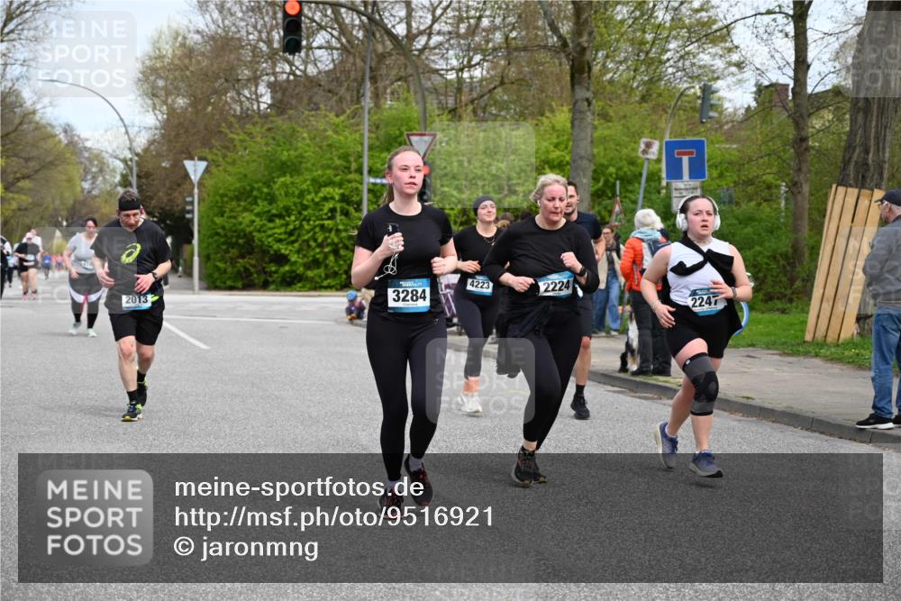 12.04.2026 - 45. Internationalen Wilhelmsburger Insellauf J. Mangold http://msf.ph/oto/9516921 12.04.2026 13:20:15 Ziel 3448, 3449, 2894, 2888, 3898, 2431, 4121, 5308, 3236, 4718, 2247, 3203, 5342, 5342, 3822, 3821, 4999, 4803, 2224, 4223, 4224, 4954, 5258, 3284, 2469, 2469, 4305, 2013, 3233, 5230, 3766, 4103 meine-sportfotos.de