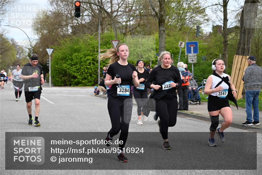 12.04.2026 - 45. Internationalen Wilhelmsburger Insellauf J. Mangold http://msf.ph/oto/9516924 12.04.2026 13:20:15 Ziel 3448, 3449, 2894, 2888, 3898, 2431, 4121, 5308, 3236, 4718, 2247, 3203, 5342, 5342, 3822, 3821, 4999, 4803, 2224, 4223, 4224, 4954, 5258, 3284, 2469, 2469, 4305, 2013, 3233, 5230, 3766, 4103 meine-sportfotos.de