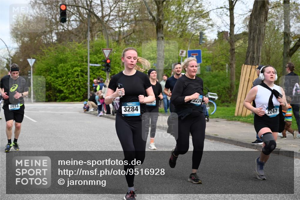 12.04.2026 - 45. Internationalen Wilhelmsburger Insellauf J. Mangold http://msf.ph/oto/9516928 12.04.2026 13:20:16 Ziel 3448, 3449, 2894, 2888, 3898, 2431, 4121, 5308, 3236, 4718, 2247, 3203, 5342, 3822, 3821, 3822, 3821, 4999, 4803, 2224, 4223, 4224, 4954, 5258, 3284, 2469, 4305, 2013, 3233, 5230, 3766, 4103 meine-sportfotos.de