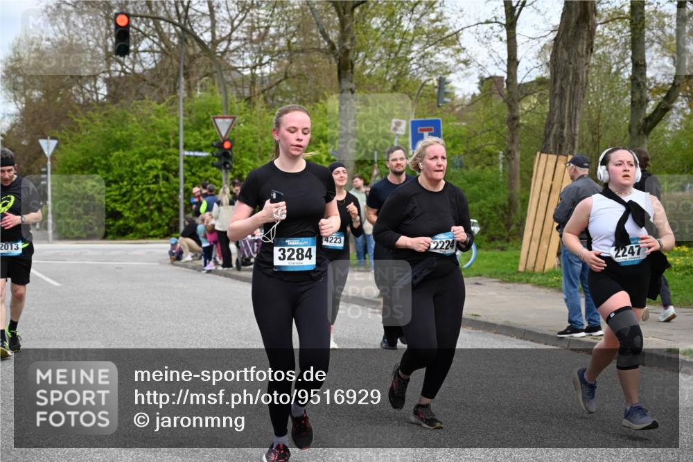 12.04.2026 - 45. Internationalen Wilhelmsburger Insellauf J. Mangold http://msf.ph/oto/9516929 12.04.2026 13:20:16 Ziel 3448, 3449, 2894, 2888, 3898, 2431, 4121, 5308, 3236, 4718, 2247, 3203, 5342, 3822, 3821, 3822, 3821, 4999, 4803, 2224, 4223, 4224, 4954, 5258, 3284, 2469, 4305, 2013, 3233, 5230, 3766, 4103 meine-sportfotos.de