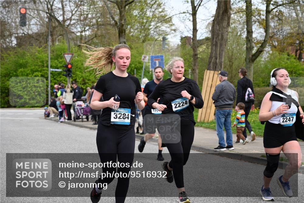 12.04.2026 - 45. Internationalen Wilhelmsburger Insellauf J. Mangold http://msf.ph/oto/9516932 12.04.2026 13:20:16 Ziel 3448, 3449, 2894, 2888, 3898, 2431, 4121, 5308, 3236, 4718, 2247, 3203, 5342, 3822, 3821, 3822, 3821, 4999, 4803, 2224, 4223, 4224, 4954, 5258, 3284, 2469, 4305, 2013, 3233, 5230, 3766, 4103 meine-sportfotos.de