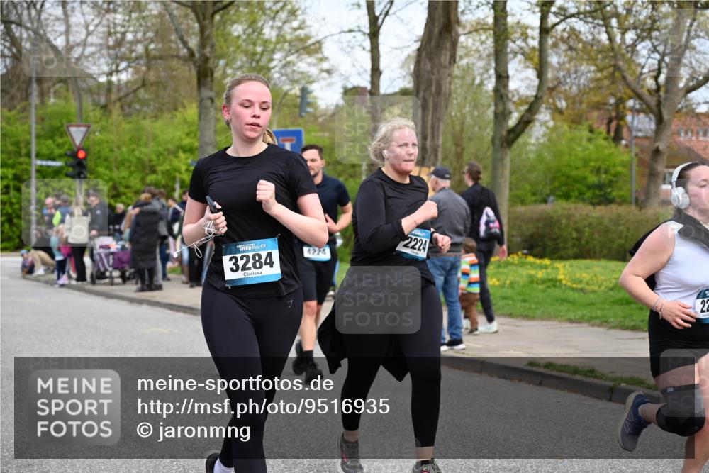 12.04.2026 - 45. Internationalen Wilhelmsburger Insellauf J. Mangold http://msf.ph/oto/9516935 12.04.2026 13:20:16 Ziel 3448, 3449, 2894, 2888, 3898, 2431, 4121, 5308, 3236, 4718, 2247, 3203, 5342, 3822, 3821, 3822, 3821, 4999, 4803, 2224, 4223, 4224, 4954, 5258, 3284, 2469, 4305, 2013, 3233, 5230, 3766, 4103 meine-sportfotos.de