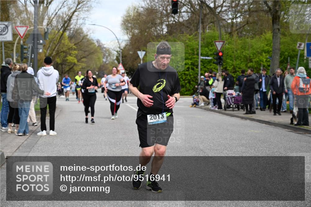 12.04.2026 - 45. Internationalen Wilhelmsburger Insellauf J. Mangold http://msf.ph/oto/9516941 12.04.2026 13:20:18 Ziel 2894, 2888, 3898, 2431, 4121, 5308, 3236, 4718, 2247, 3203, 5342, 3822, 3821, 4999, 4803, 4803, 2224, 4223, 4224, 4954, 5258, 3284, 2469, 4305, 4305, 2013, 3233, 5230, 3766, 4103 meine-sportfotos.de