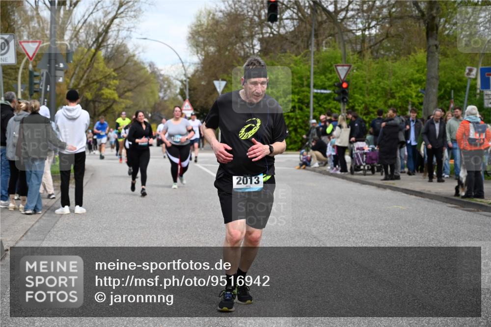 12.04.2026 - 45. Internationalen Wilhelmsburger Insellauf J. Mangold http://msf.ph/oto/9516942 12.04.2026 13:20:18 Ziel 2894, 2888, 3898, 2431, 4121, 5308, 3236, 4718, 2247, 3203, 5342, 3822, 3821, 4999, 4803, 4803, 2224, 4223, 4224, 4954, 5258, 3284, 2469, 4305, 4305, 2013, 3233, 5230, 3766, 4103 meine-sportfotos.de