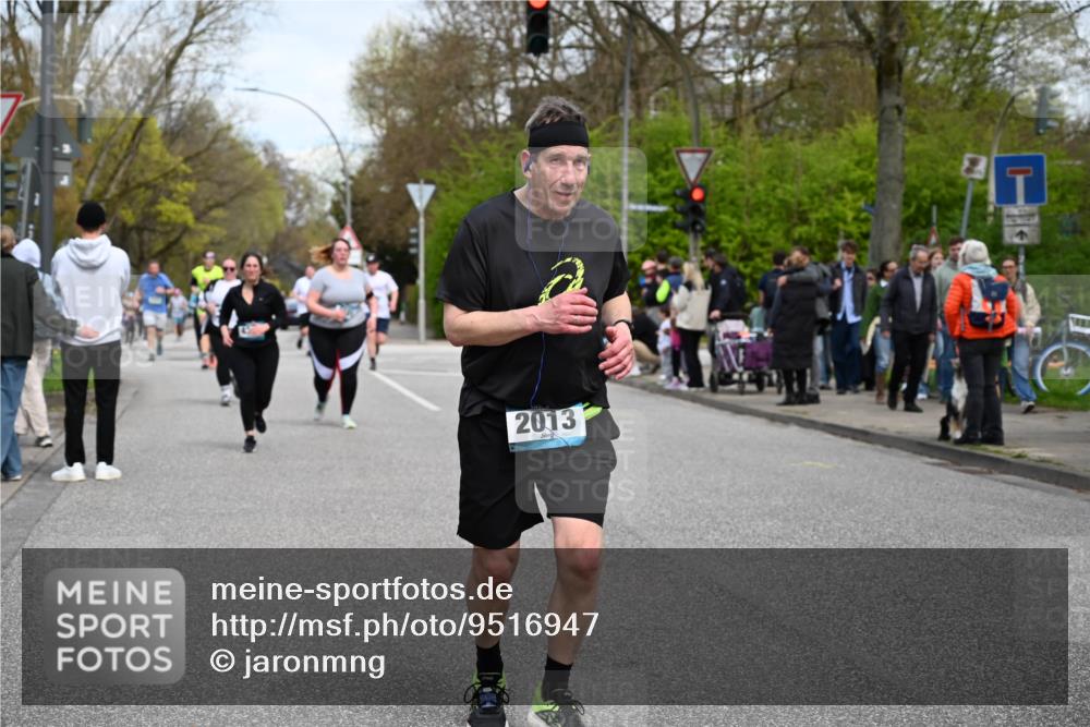 12.04.2026 - 45. Internationalen Wilhelmsburger Insellauf J. Mangold http://msf.ph/oto/9516947 12.04.2026 13:20:18 Ziel 2894, 2888, 3898, 2431, 4121, 5308, 3236, 4718, 2247, 3203, 5342, 3822, 3821, 4999, 4803, 4803, 2224, 4223, 4224, 4954, 5258, 3284, 2469, 4305, 4305, 2013, 3233, 5230, 3766, 4103 meine-sportfotos.de